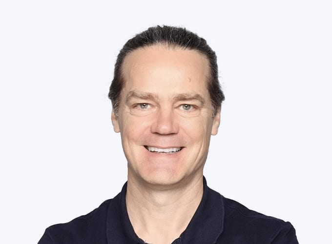 Leadership, Johnny Hecker